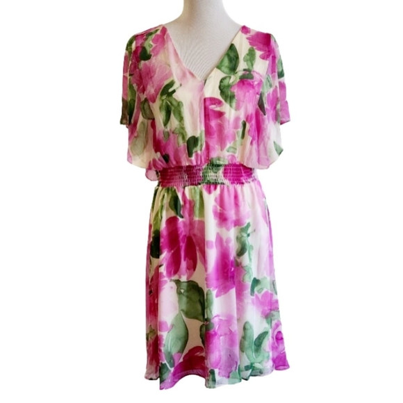 🆕️⬇️DKNY V-Neck Floral Flared Sleeve Smocked Waist Dress - Picture 2 of 13